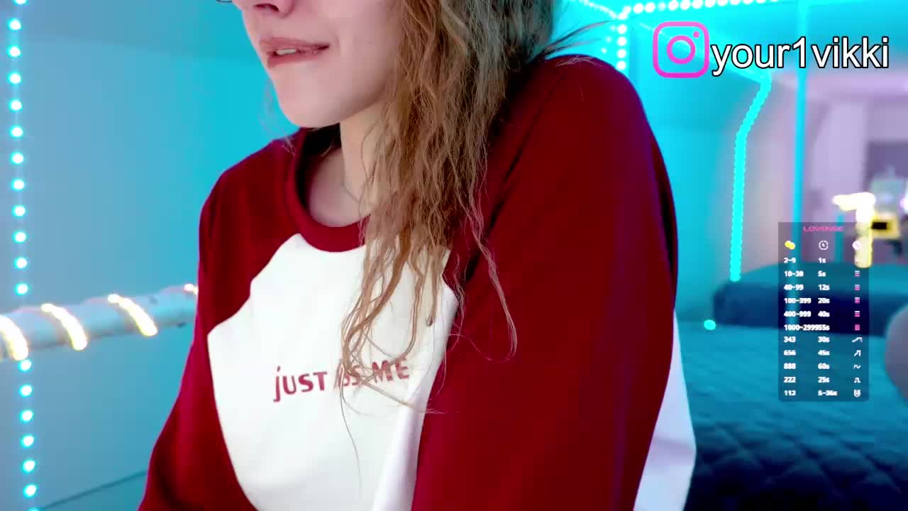 VikkiExtraCheese Live Sex December 17, 2025