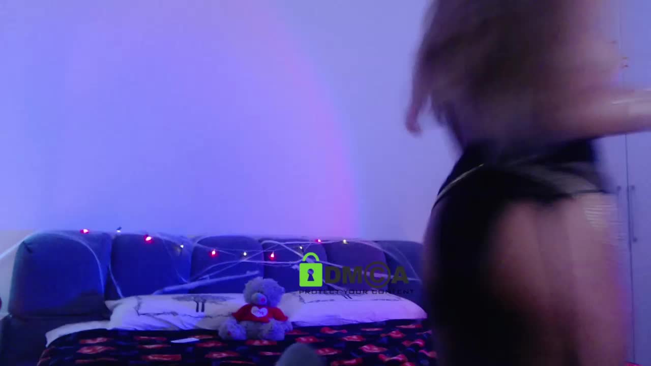 MaxineDi Live Sex December 13, 2025