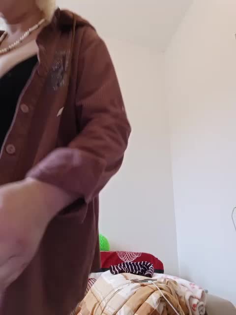 Vika211 Live Sex December 17, 2025