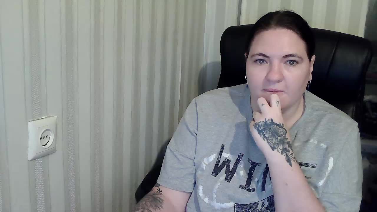 XLisaBlueX Live Sex December 13, 2025