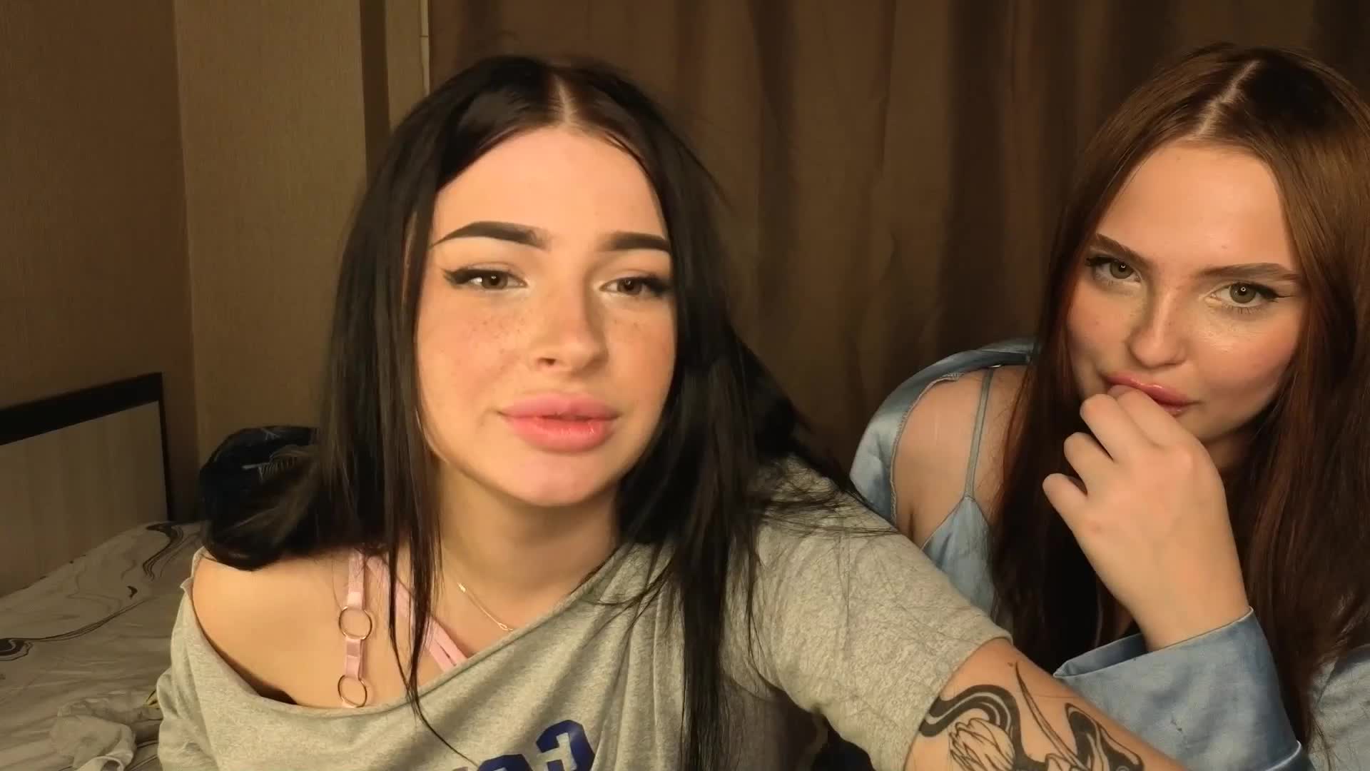 LisaAndDenis Live Sex December 17, 2025