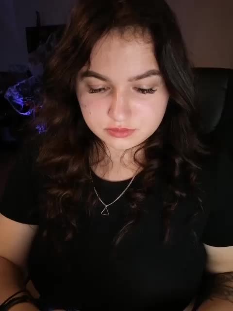 JuliaHesperaks Live Sex December 13, 2025