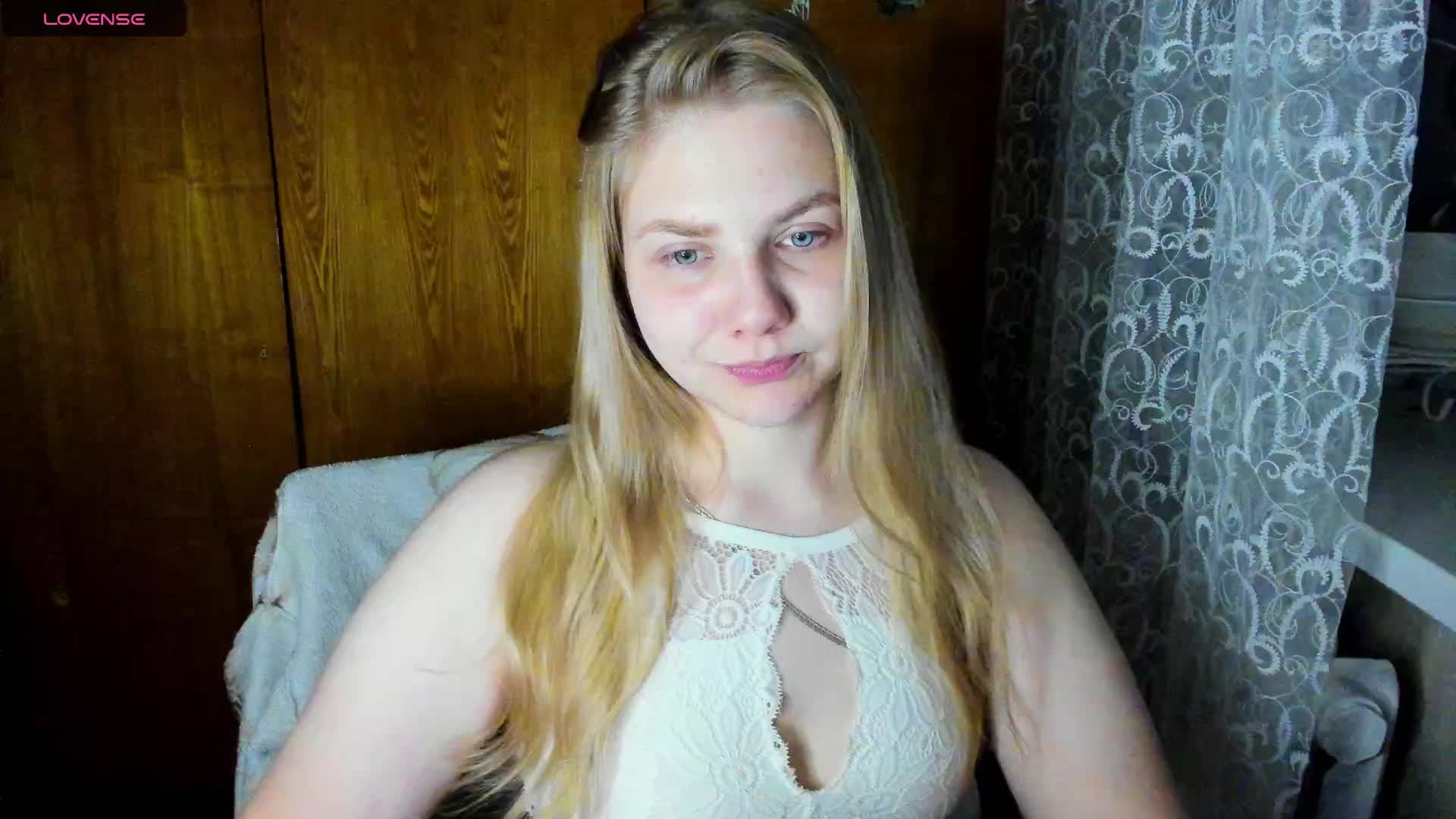 Emma-Frizea Live Sex December 17, 2025