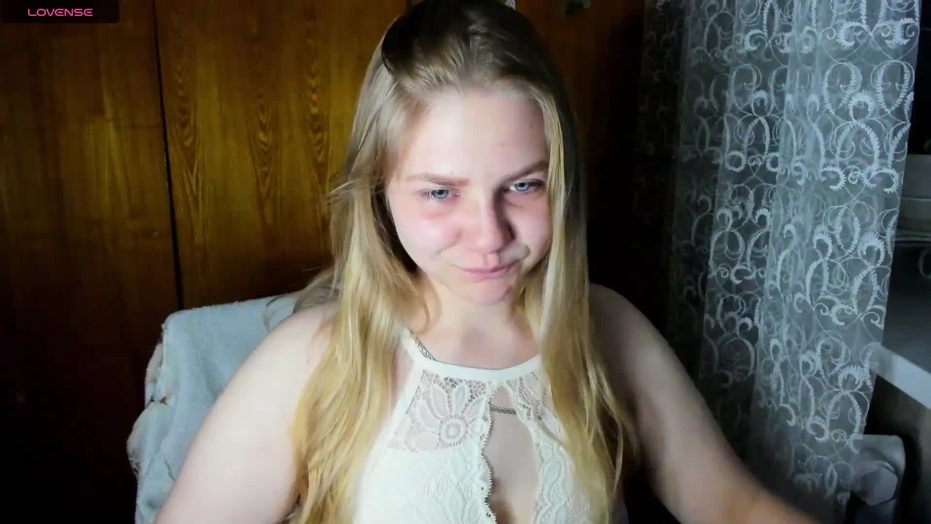 Emma-Frizea Live Sex December 17, 2025