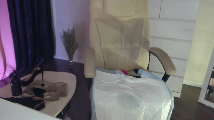 Realia Live Sex December 17, 2025