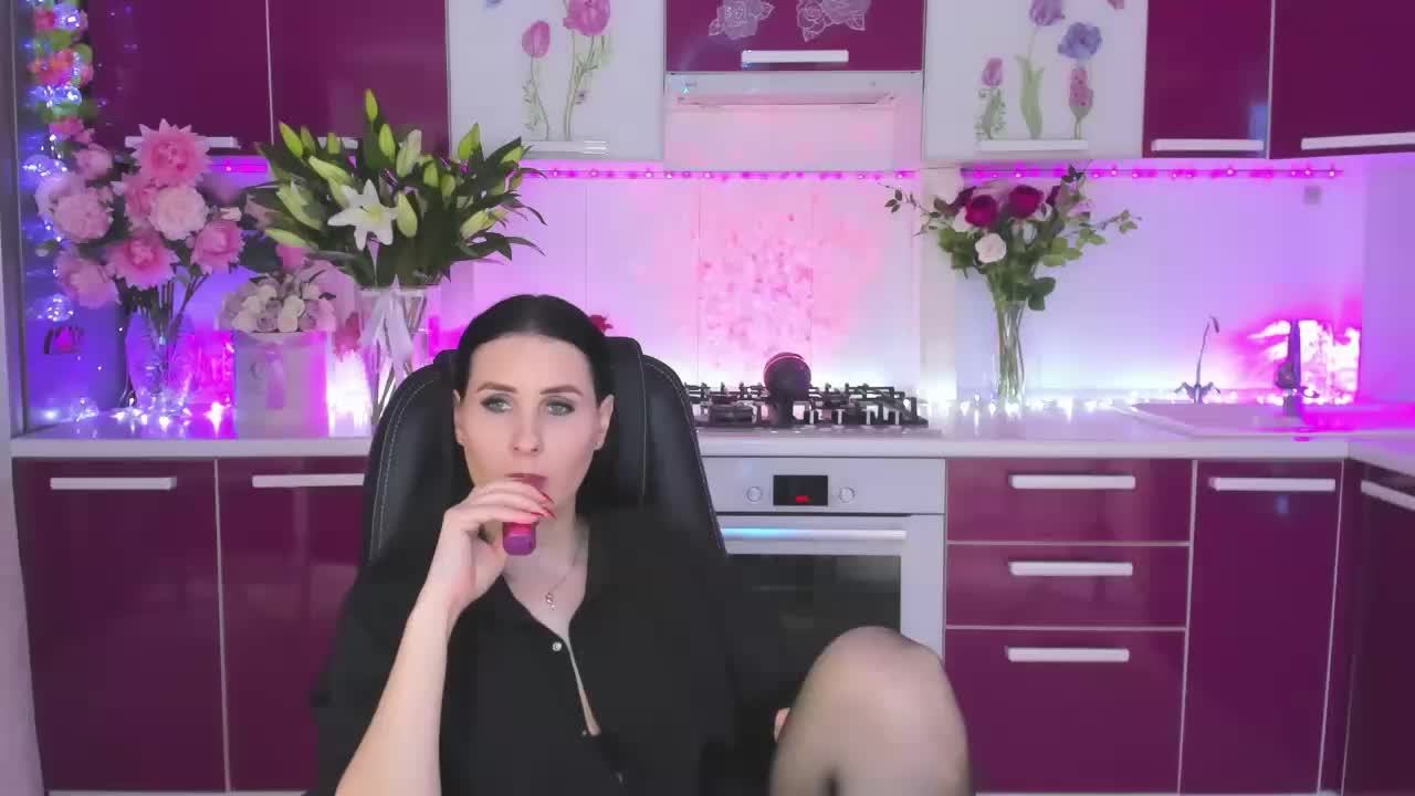 Olivija2020 Live Sex December 14, 2025