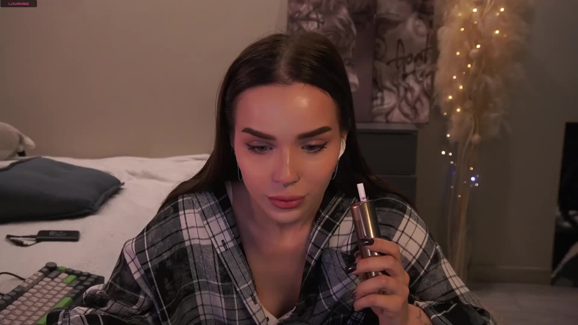 MiniNika Live Sex December 14, 2025