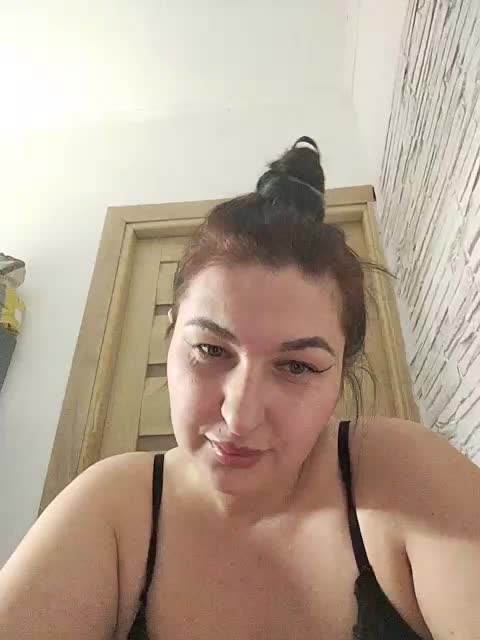 MonicaMilf Live Sex December 13, 2025