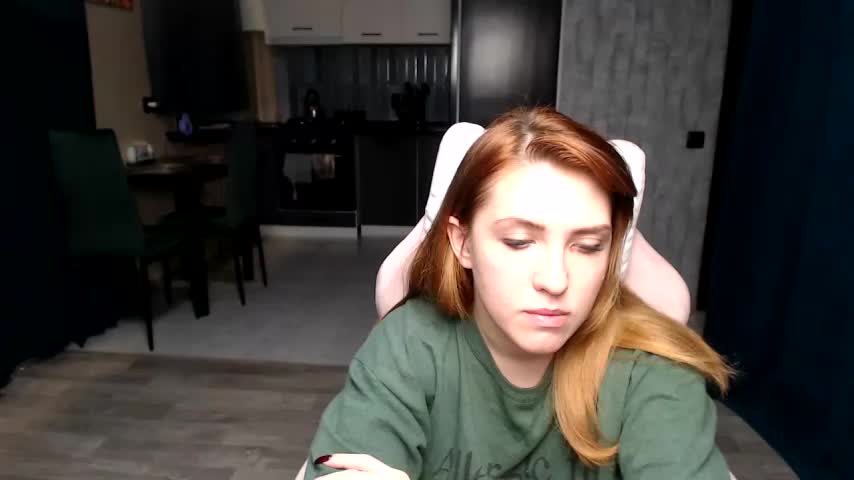 Reginasmilee Live Sex December 17, 2025