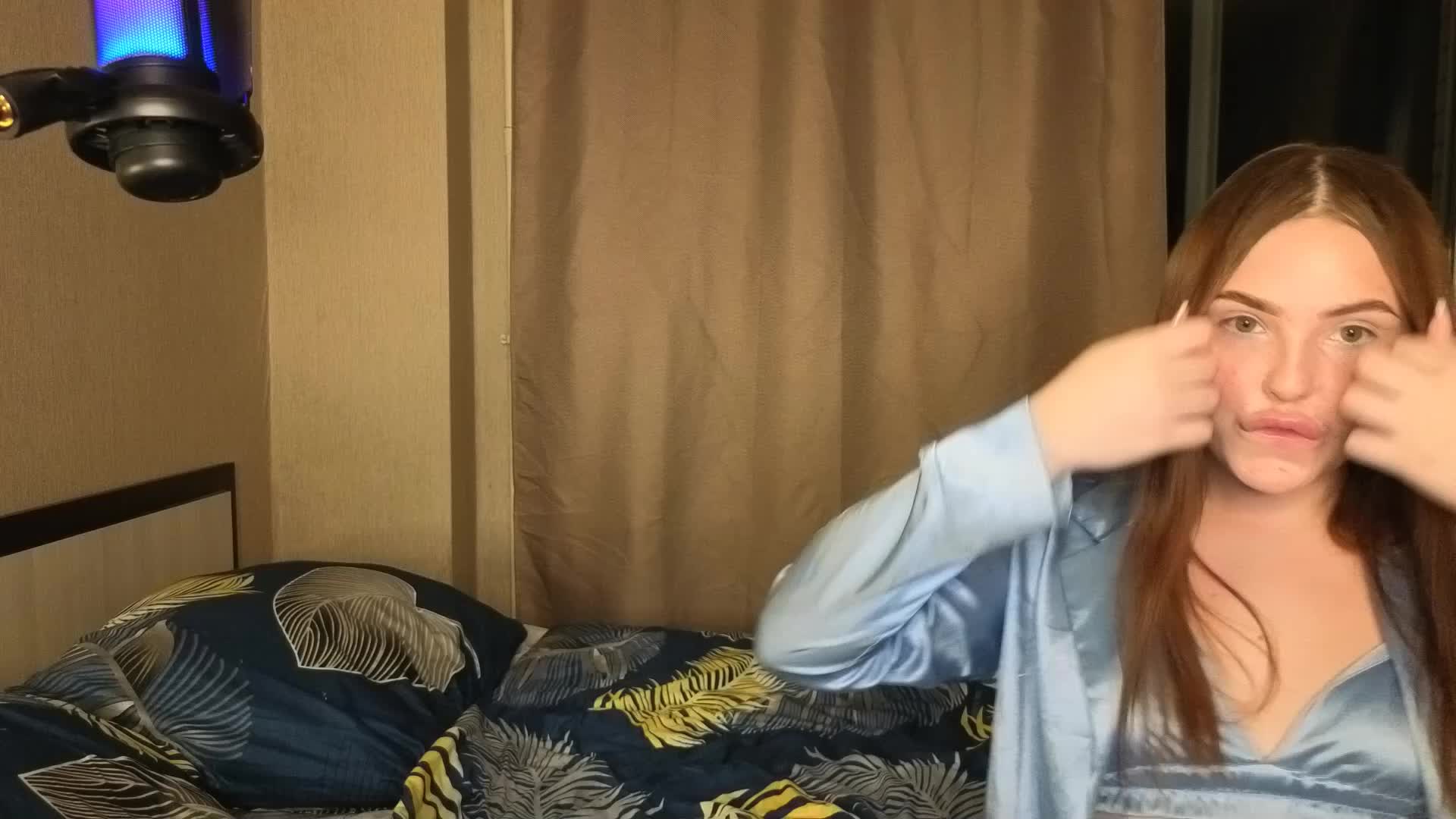 LisaAndDenis Live Sex December 17, 2025