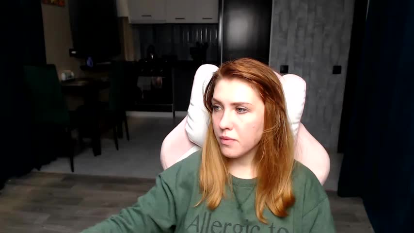 Reginasmilee Live Sex December 17, 2025