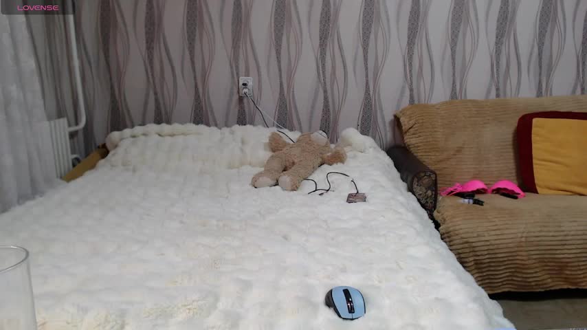 Yevgeshka-Milashka Live Sex December 13, 2025