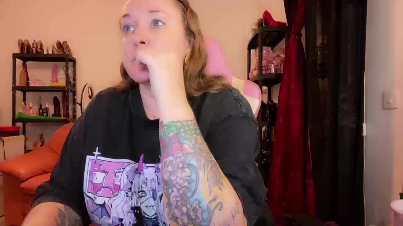 NylonQueen Live Sex December 13, 2025