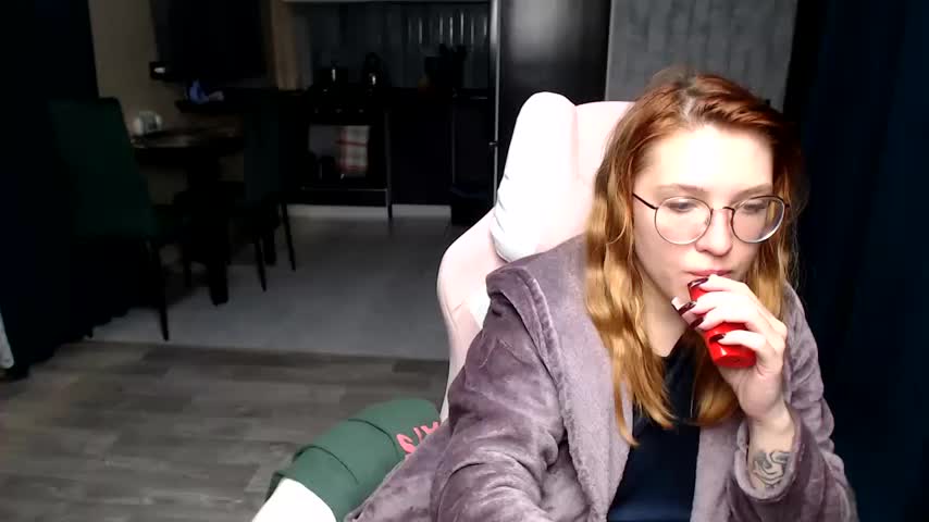 Reginasmilee Live Sex December 17, 2025