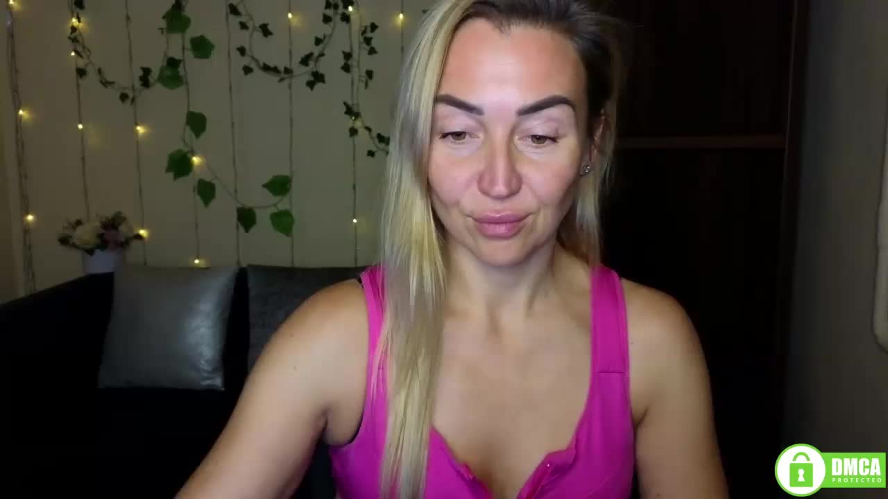 Jullyblondkiss Live Sex December 13, 2025