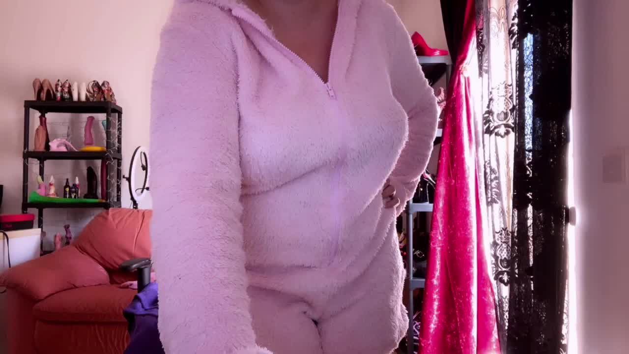 NylonQueen Live Sex December 13, 2025