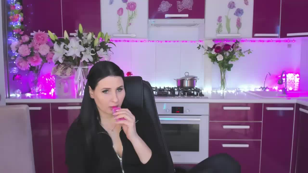 Olivija2020 Live Sex December 14, 2025