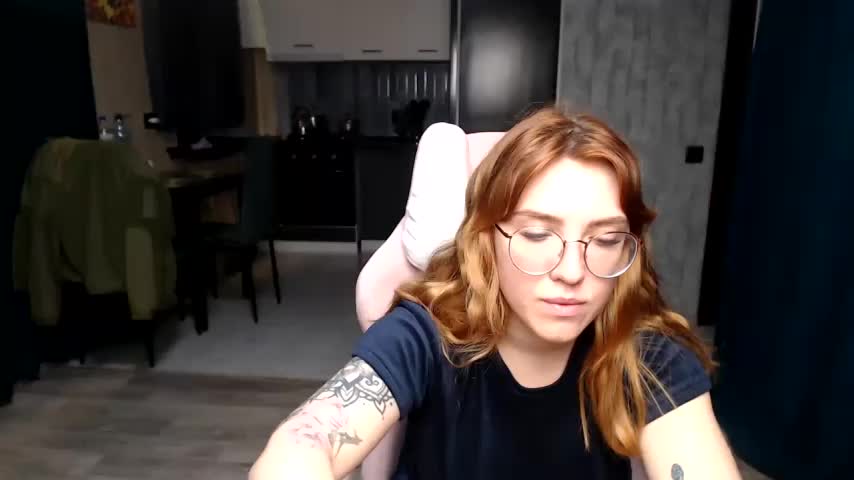 Reginasmilee Live Sex December 17, 2025