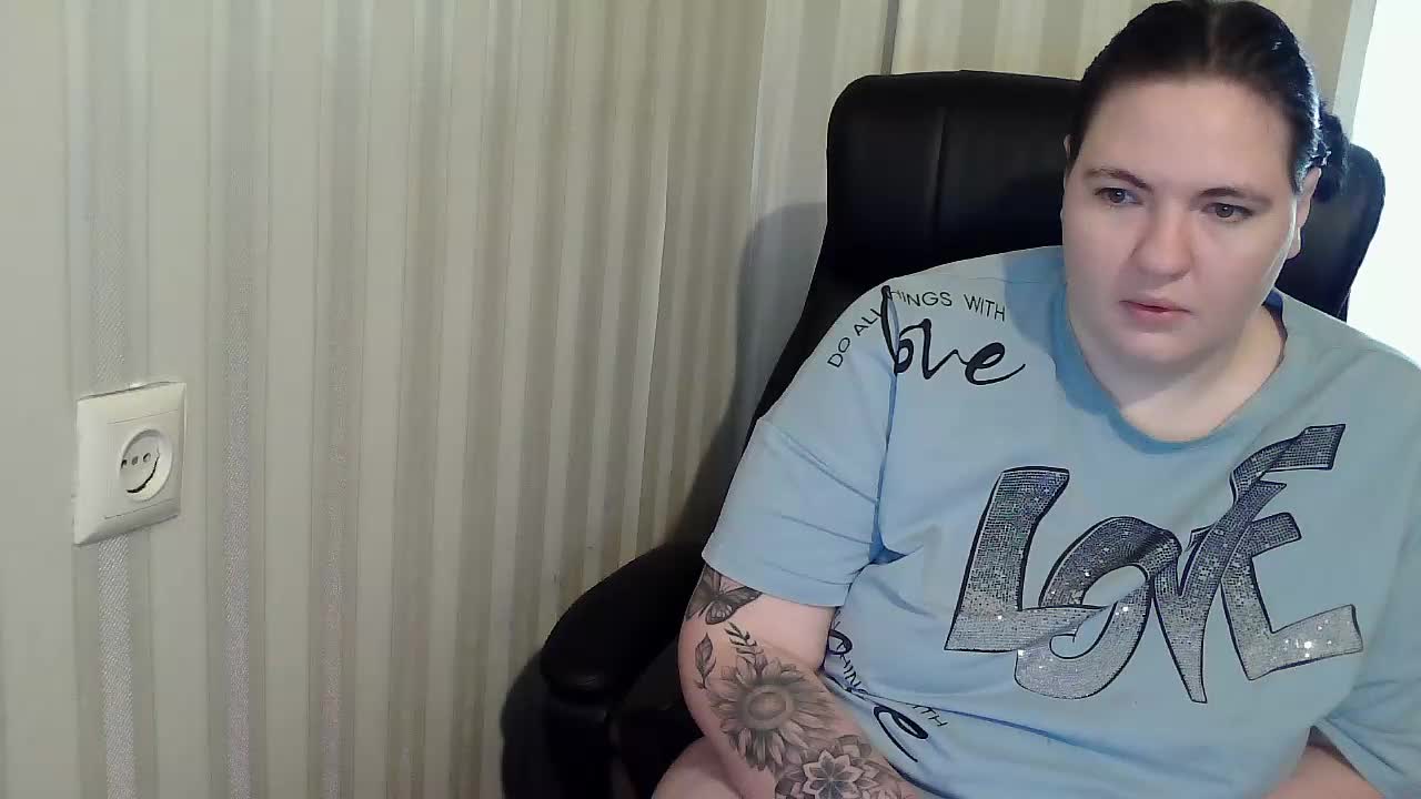 XLisaBlueX Live Sex December 13, 2025