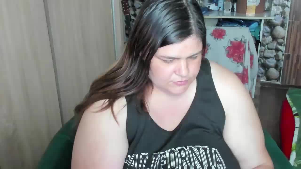 Ionysexylips69 Live Sex December 17, 2025