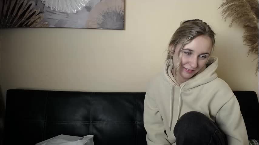 _nicole_new Live Sex December 13, 2025
