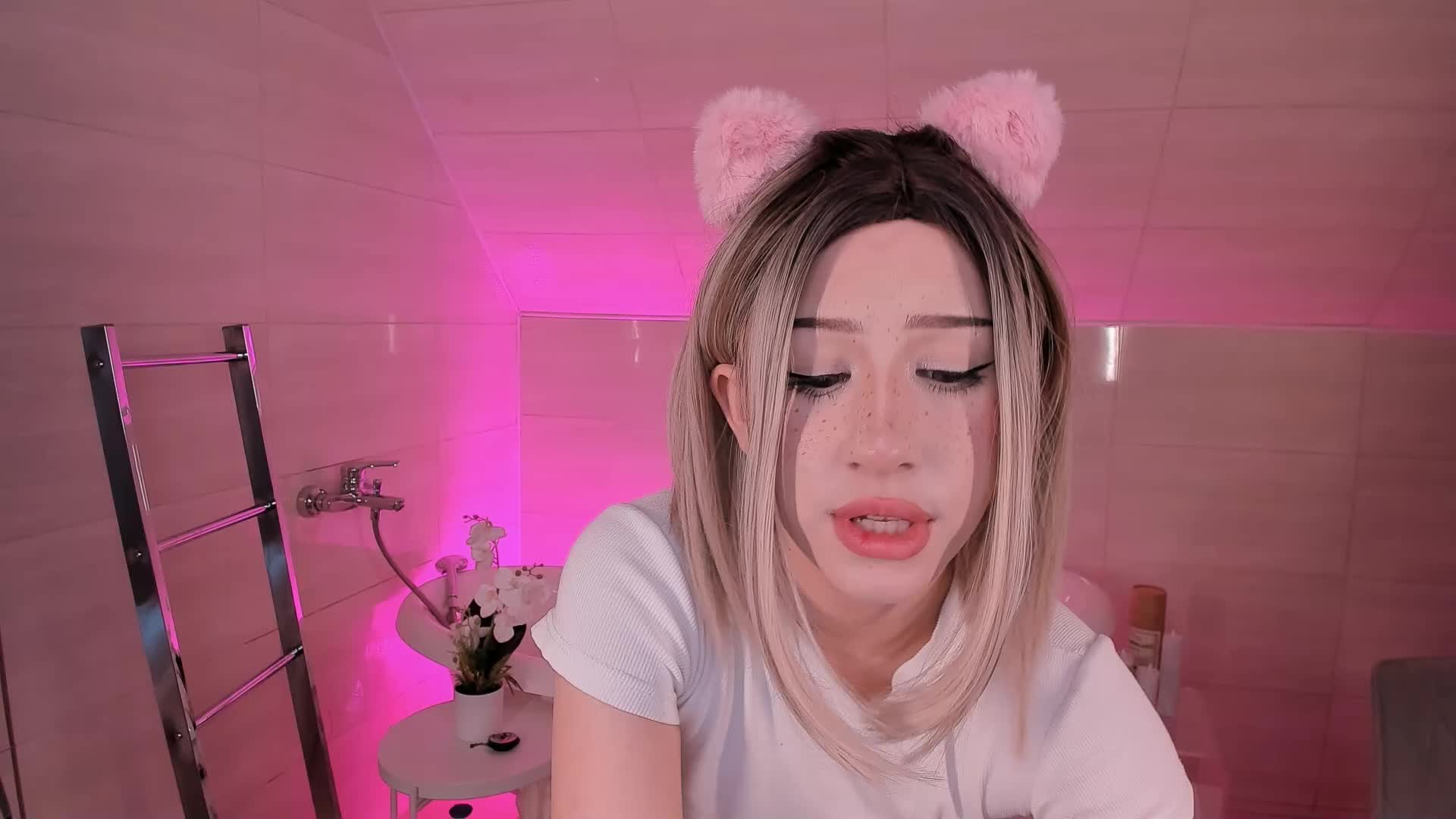 Necucubi Live Sex December 17, 2025