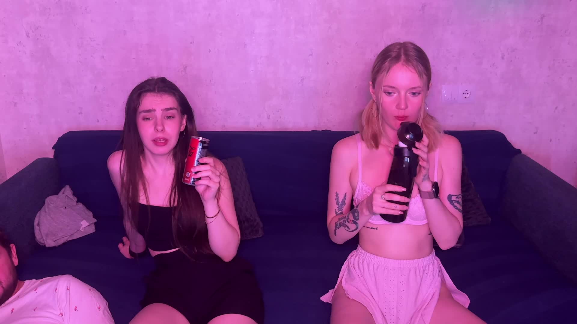 Maliinaa Live Sex December 14, 2025