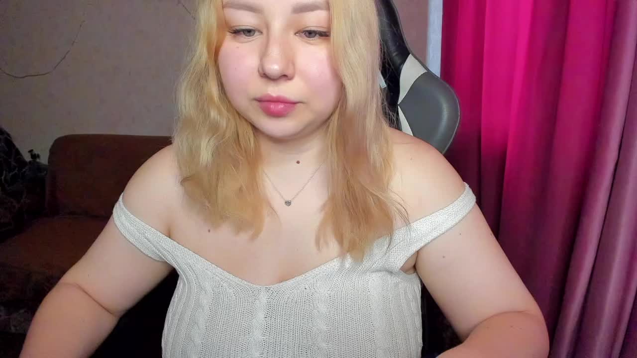 MilkaFoxy Live Sex December 13, 2025