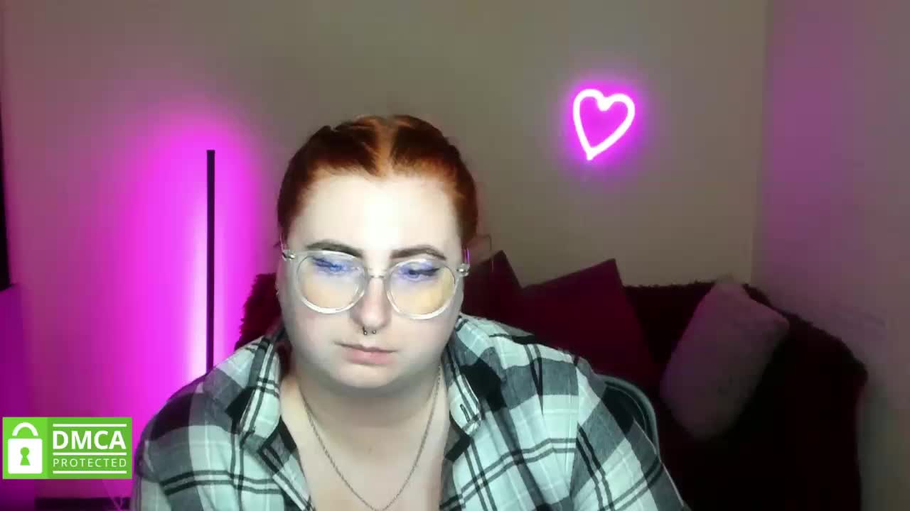 Aliciaredluv Live Sex December 17, 2025