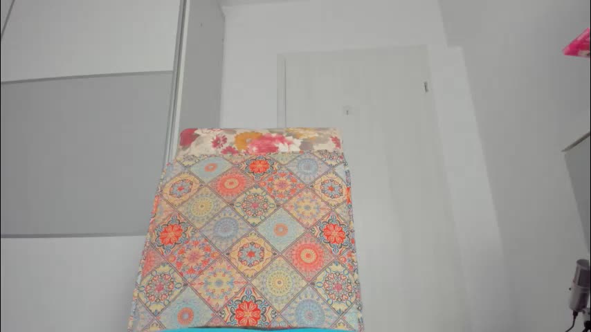 snow_flakee Live Sex December 14, 2025