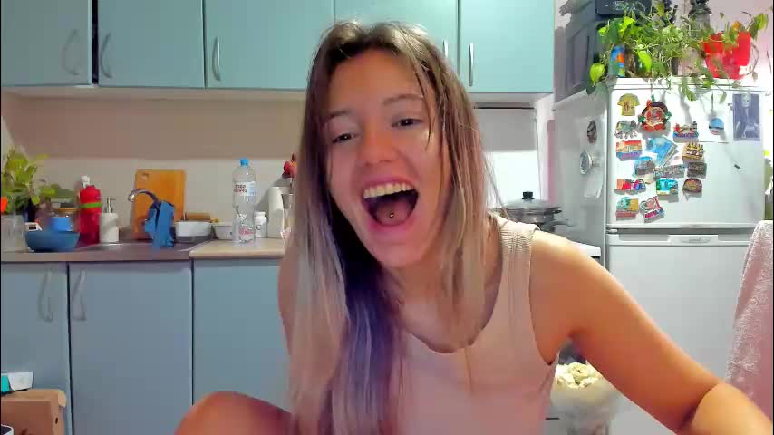 foxy_blond Live Sex December 14, 2025