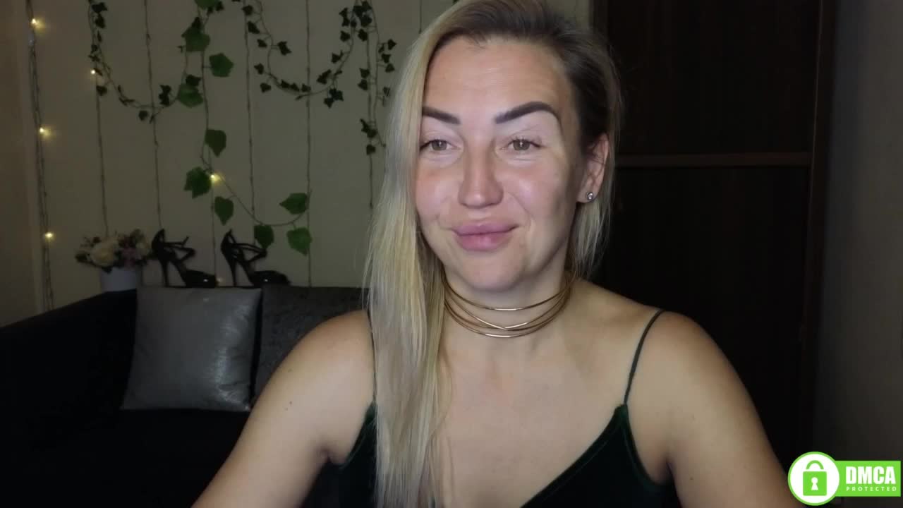 Jullyblondkiss Live Sex December 13, 2025