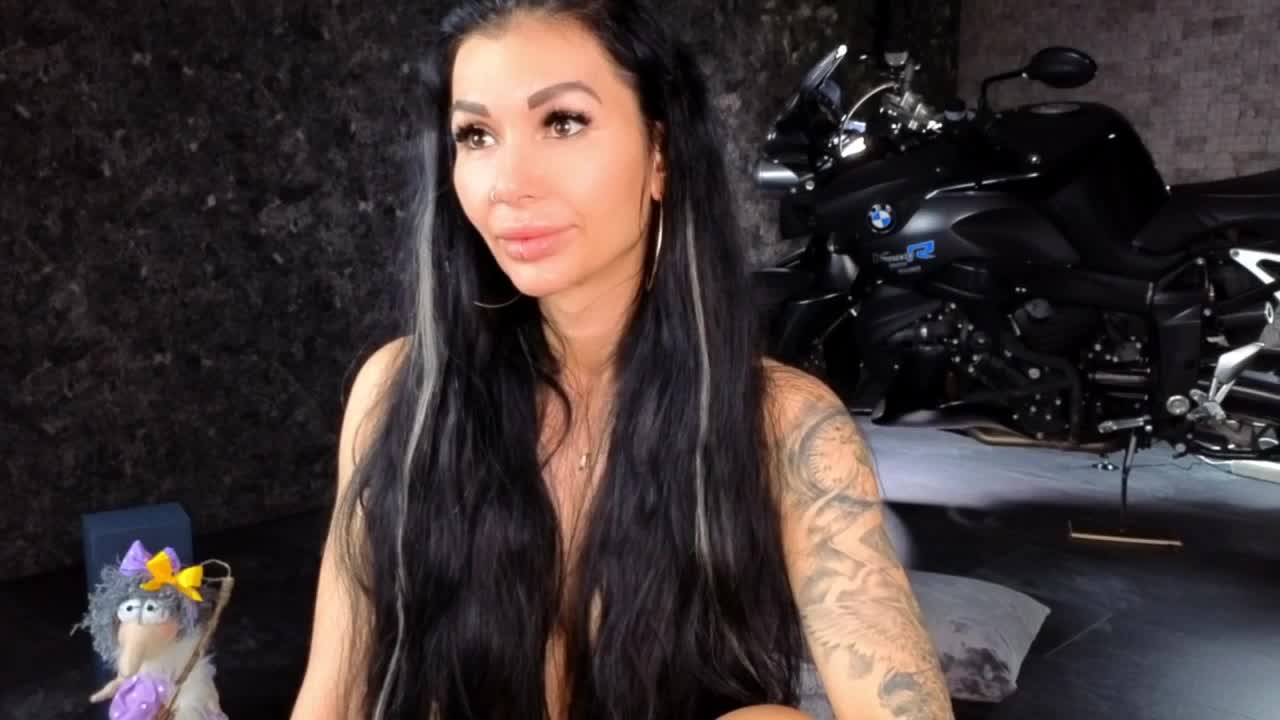 -BABAYAGA- Live Sex December 17, 2025