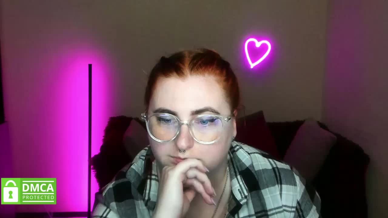 Aliciaredluv Live Sex December 17, 2025