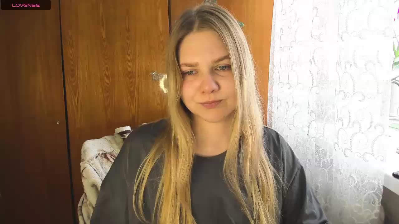 Emma-Frizea Live Sex December 13, 2025