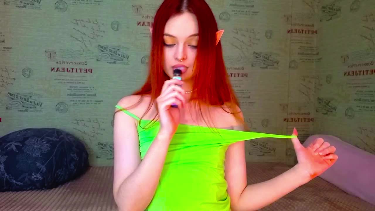 emiless Live Sex December 13, 2025