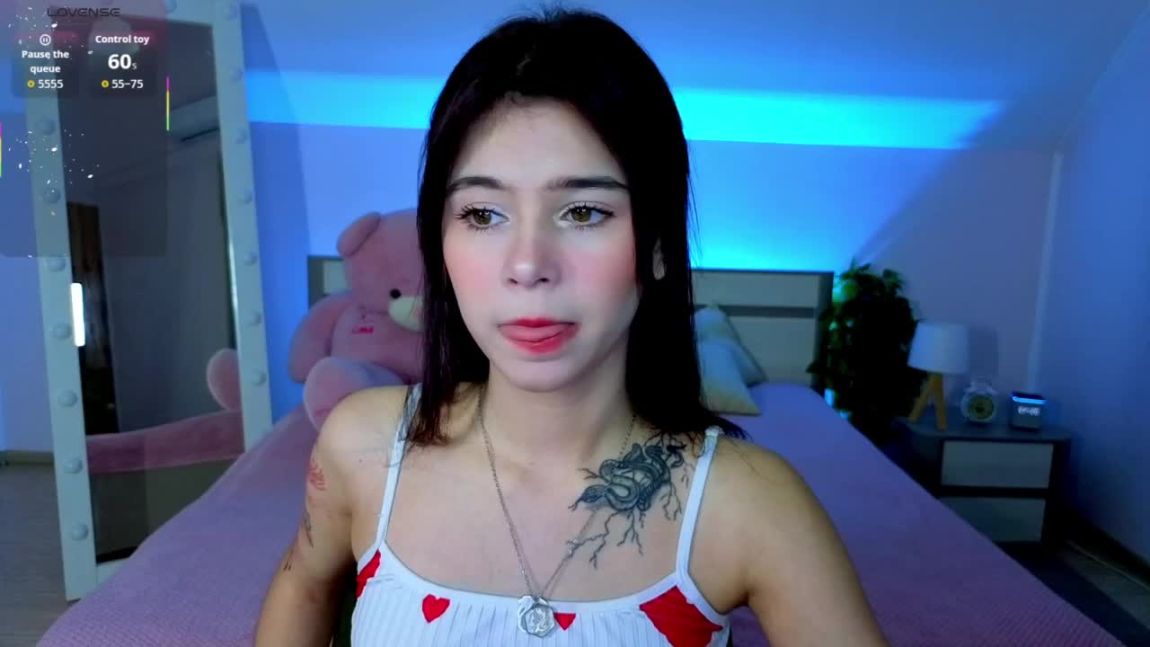 CoralineJones Live Sex December 17, 2025
