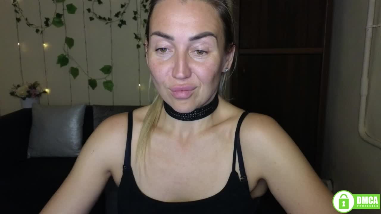 Jullyblondkiss Live Sex December 13, 2025