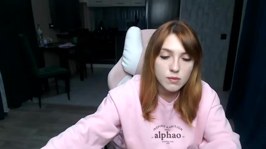 Reginasmilee Live Sex December 17, 2025