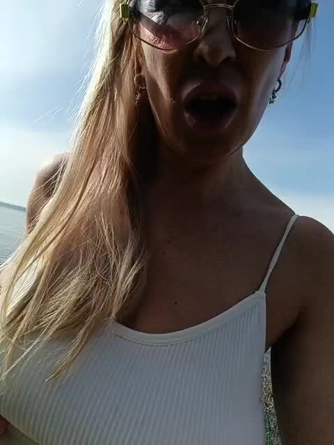 Blondi_Love Live Sex December 17, 2025