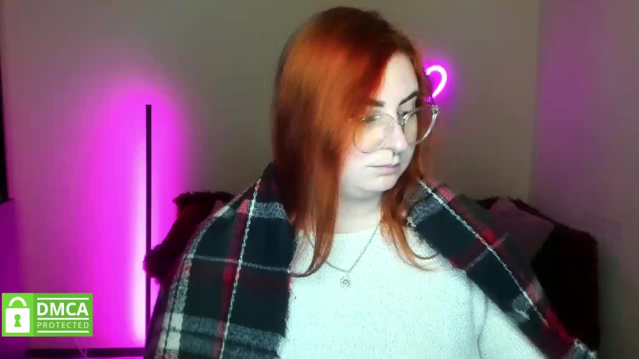 Aliciaredluv Live Sex December 17, 2025