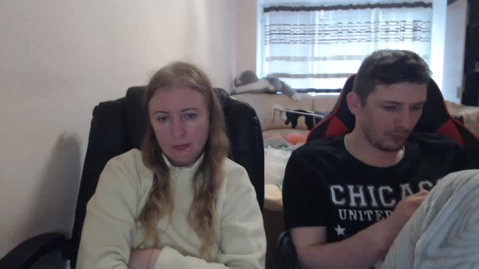 jenisandpeter Live Sex December 17, 2025