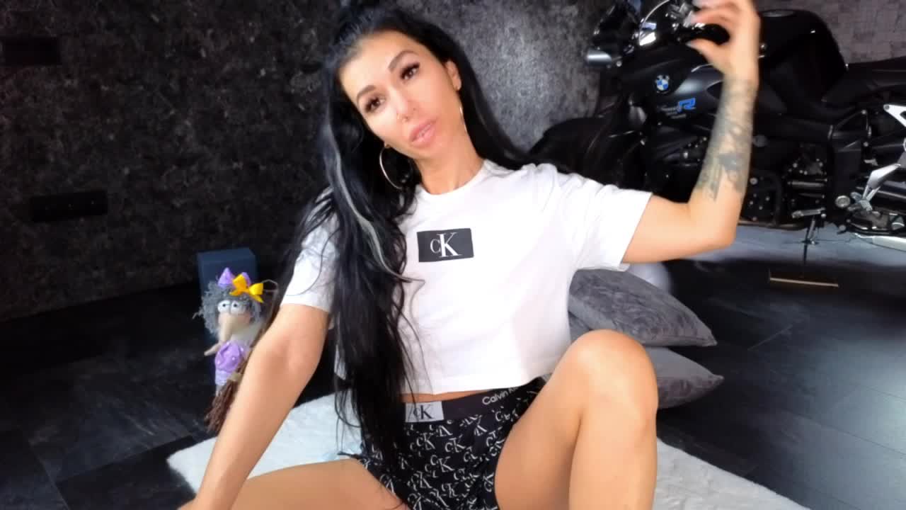 -BABAYAGA- Live Sex December 17, 2025