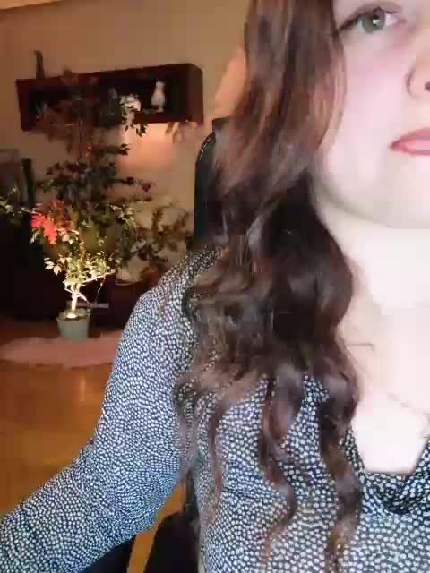 JuliaHesperaks Live Sex December 13, 2025