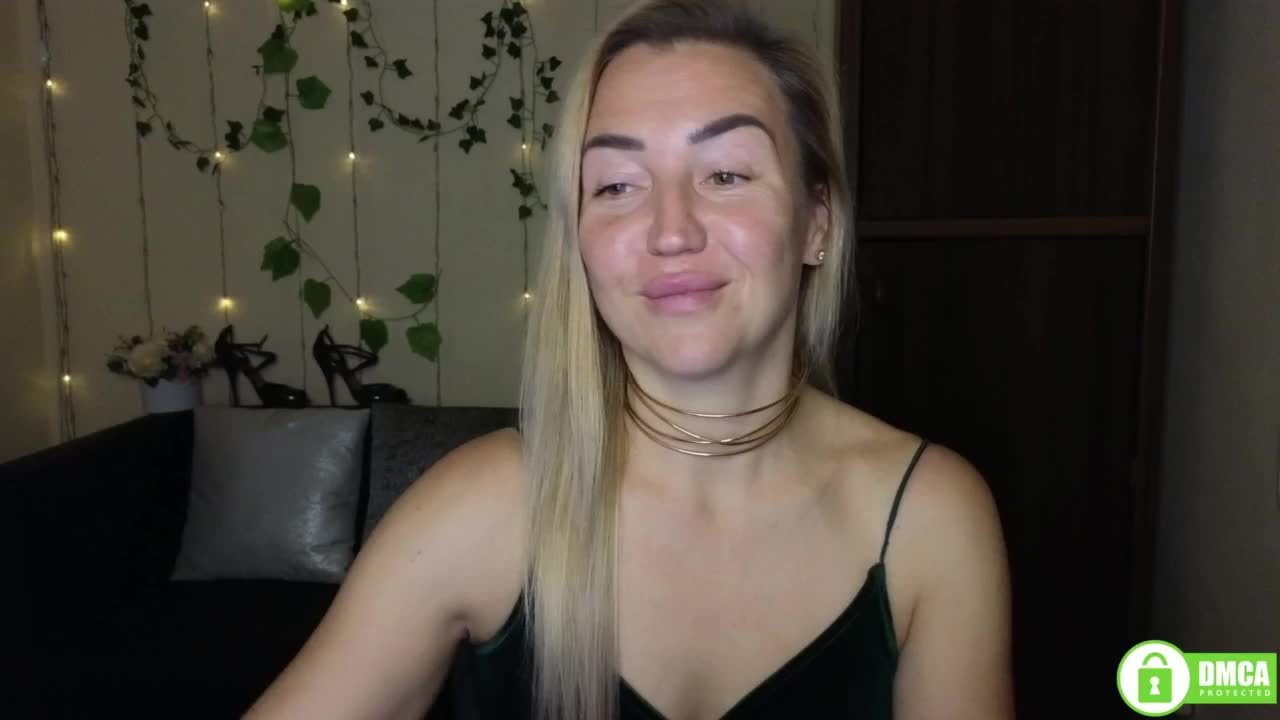 Jullyblondkiss Live Sex December 13, 2025