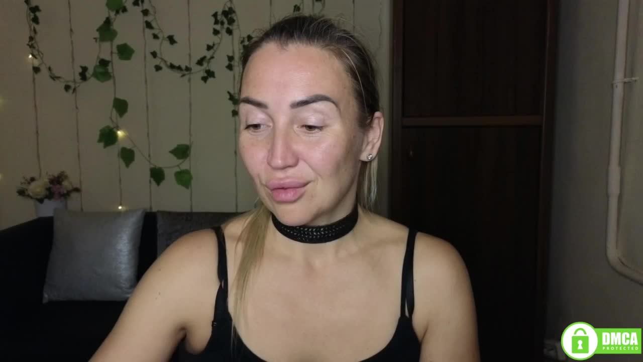 Jullyblondkiss Live Sex December 13, 2025