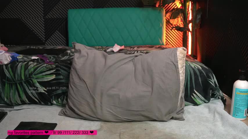 home_horny_eva Live Sex December 13, 2025