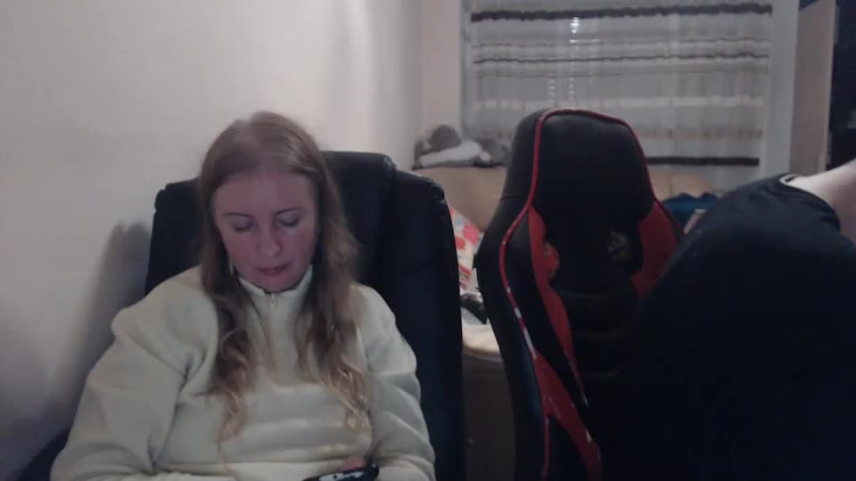 jenisandpeter Live Sex December 17, 2025