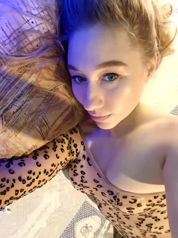 kiskaWEDNESDAY Live Sex December 13, 2025