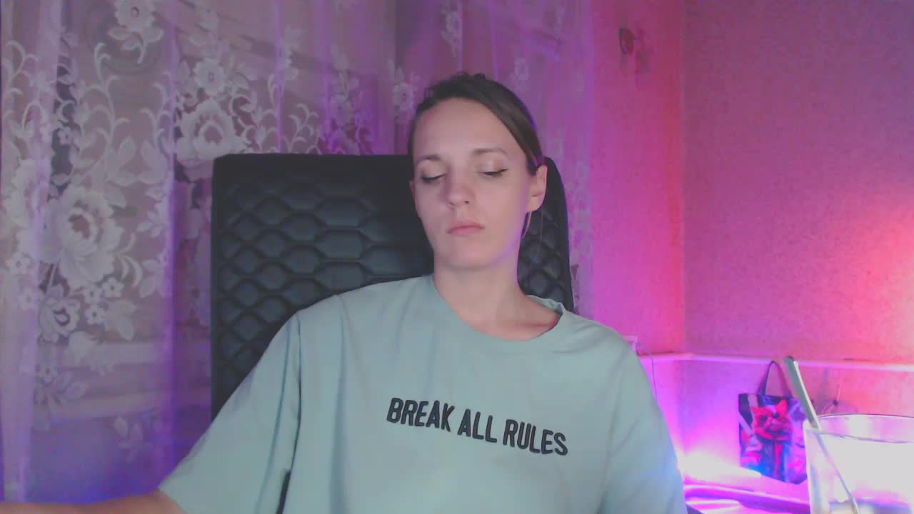 Babymuro4ka Live Sex December 15, 2025